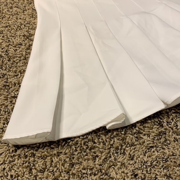 SHEIN white tennis skirt - Picture 2 of 5
